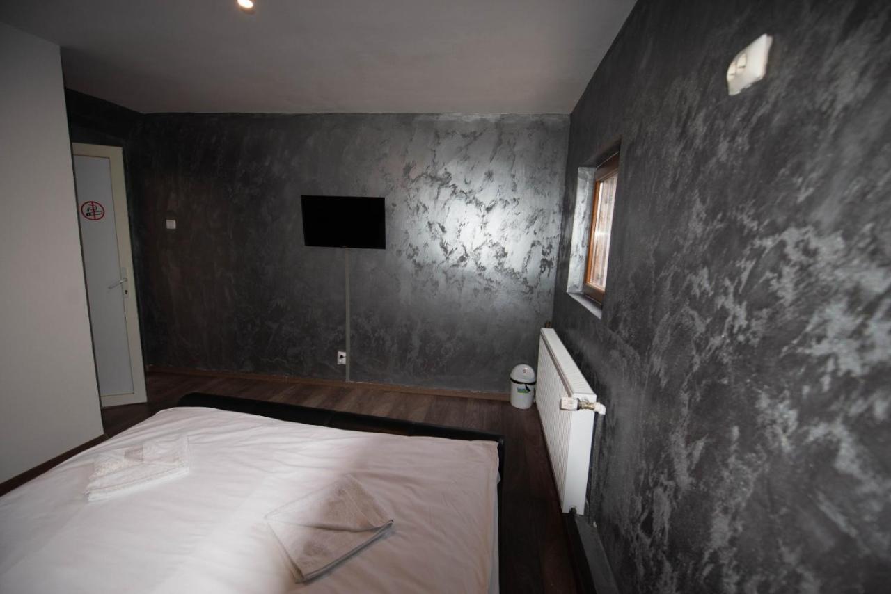 Vila Estera Therme バロテシュティ エクステリア 写真