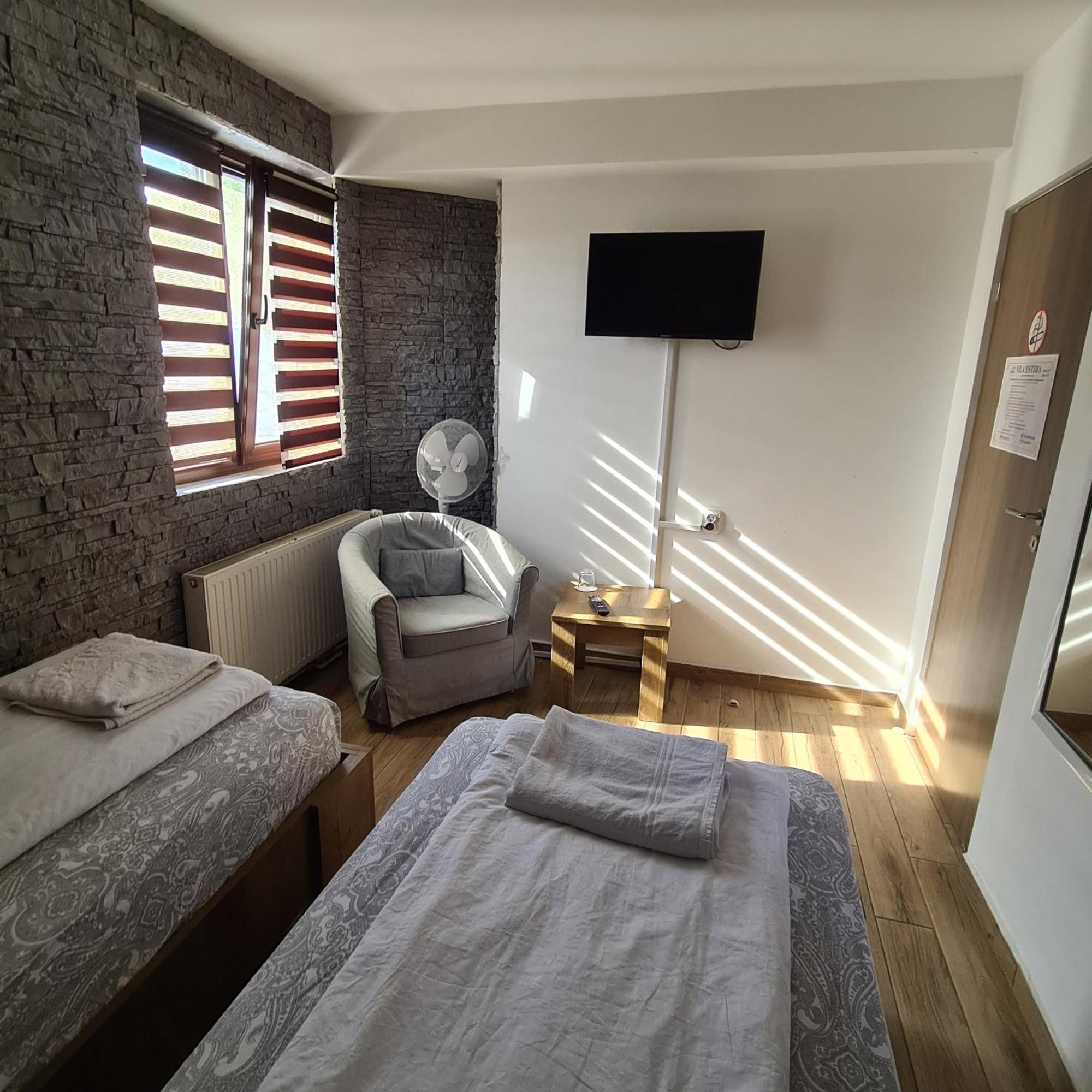 Vila Estera Therme バロテシュティ エクステリア 写真